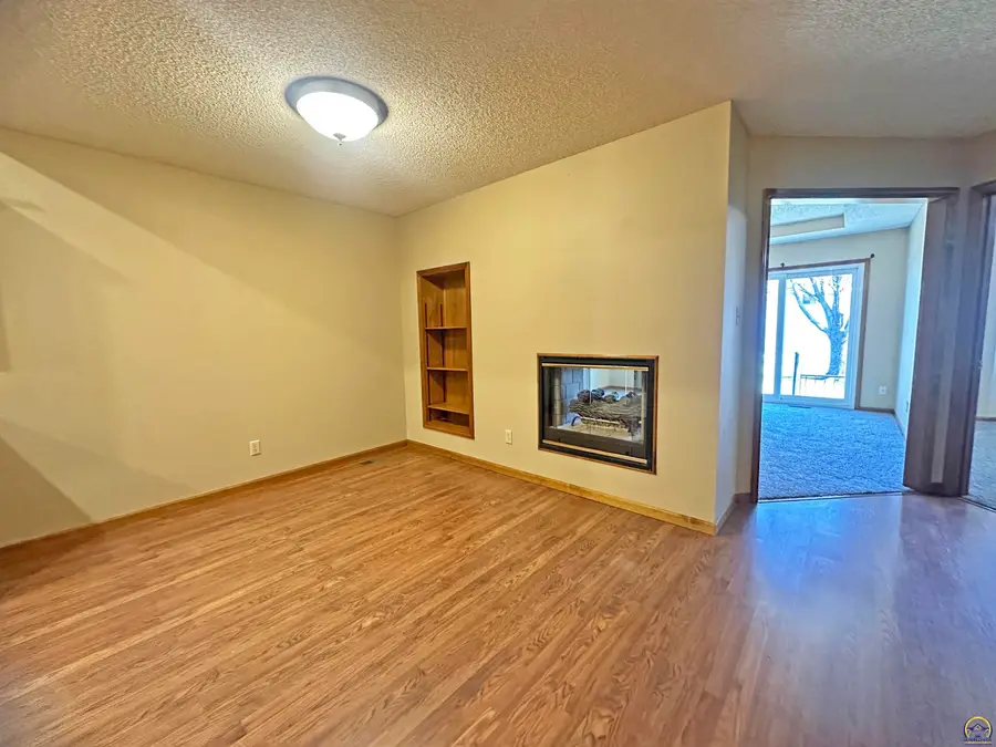 3360 SW Chelsea Cir, Topeka, KS 66614 - Image #3