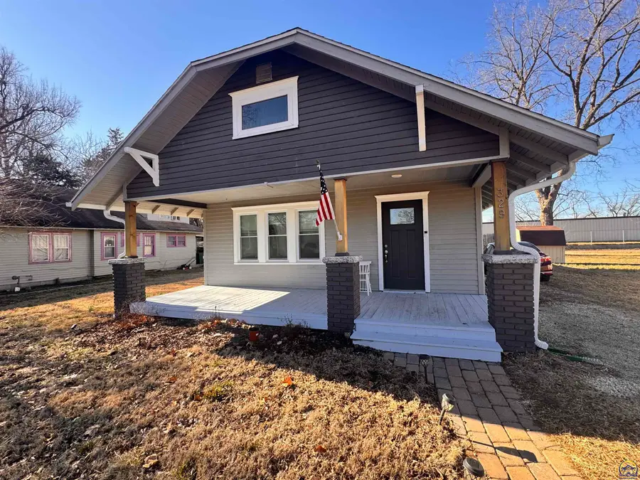 329 NW Waite St, Topeka, KS 66606 - Image #2