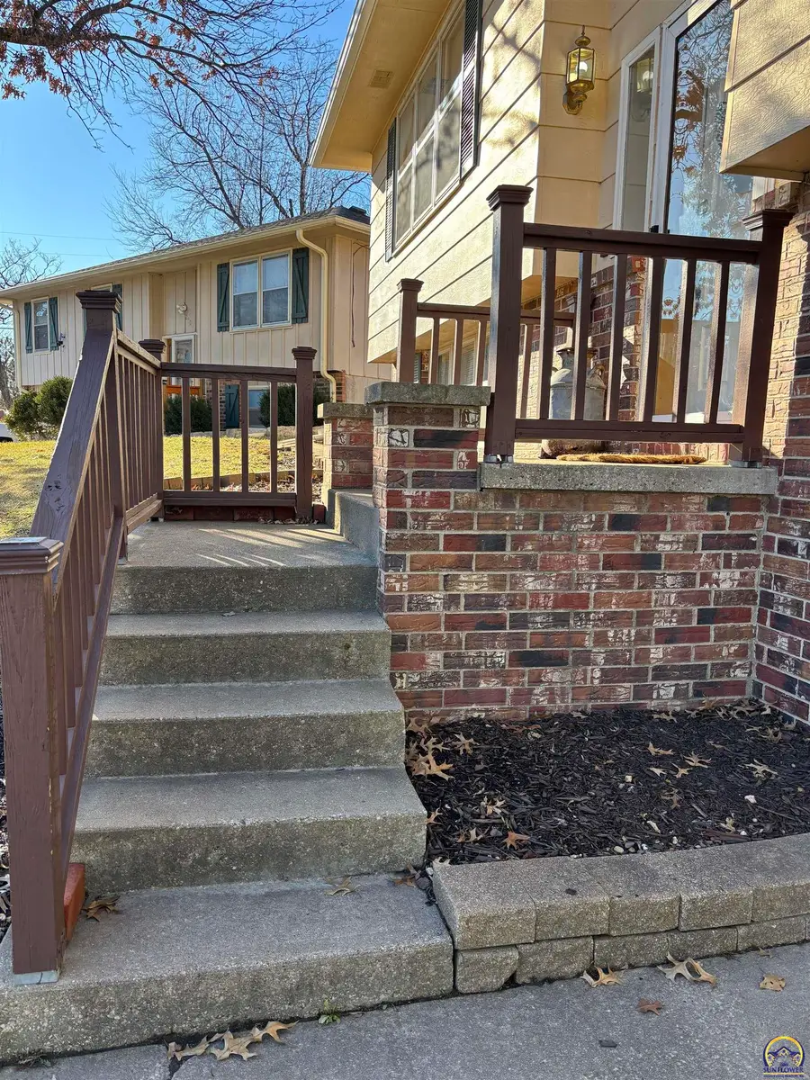 2509 La Guna, Emporia, KS 66801 - Image #3