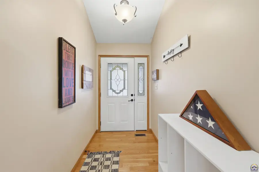 4414 SE Gemstone Ln, Topeka, KS 66609 - Image #2