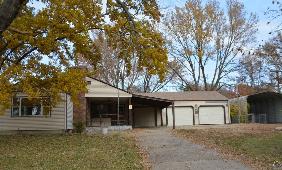 4630 SW 9th St, Topeka, KS 66606-2302 - Image #3