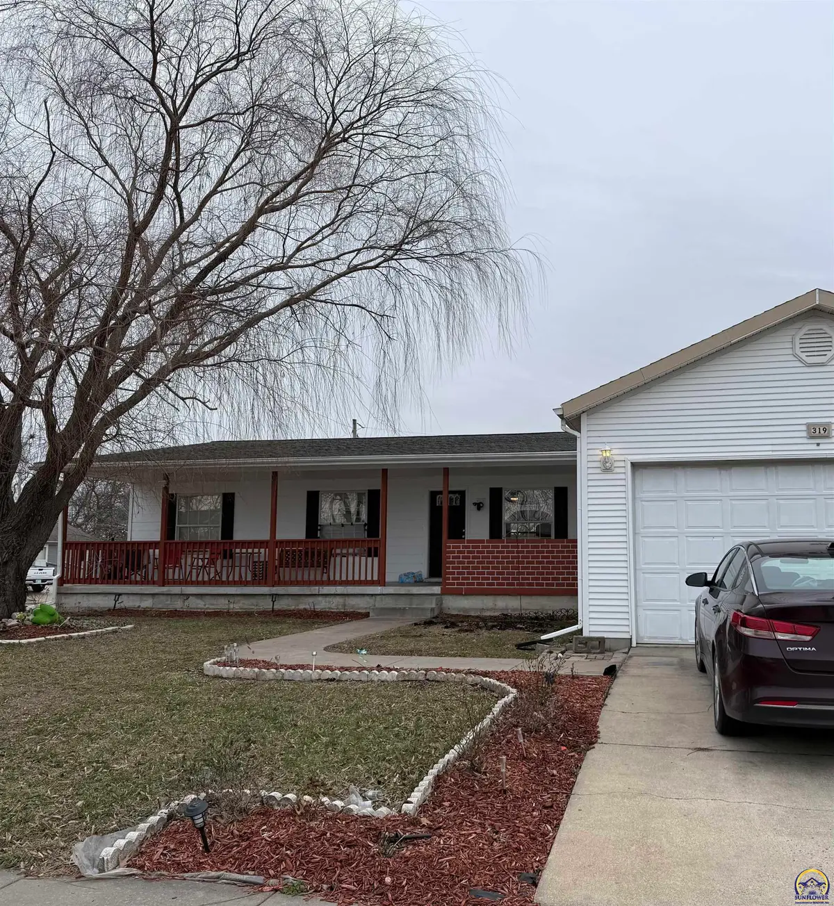 319 SE 44th Ter, Topeka, KS 66609 - Image #1