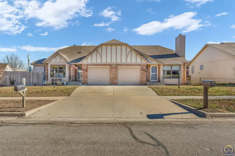 2766 SW Arrowhead Rd, Topeka, KS 66614 - Image #2