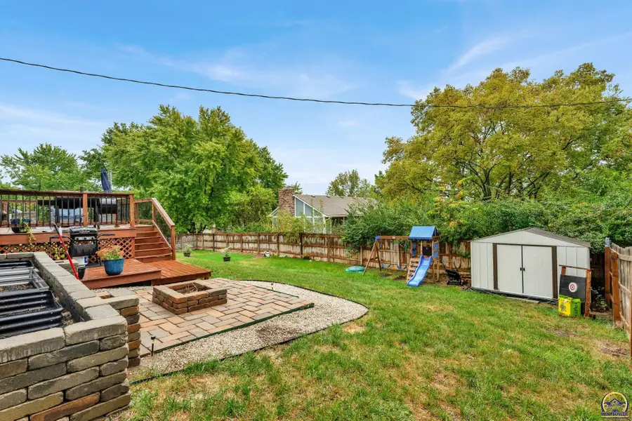 2205 NW Kendall Dr, Topeka, KS 66618 - Image #3