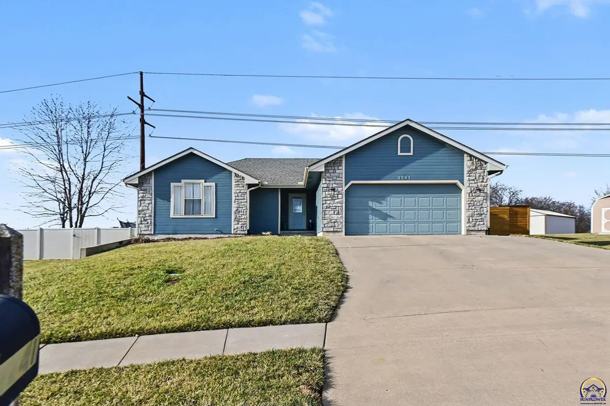 2241 SE Moorefield Ct, Tecumseh, KS 66542 - #1