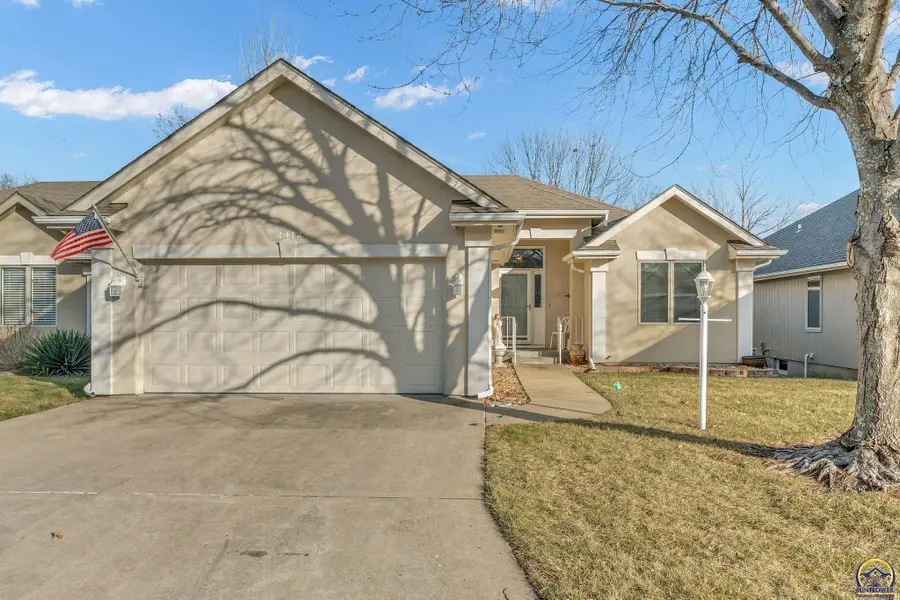 2412 SW Kings Ct, Topeka, KS 66614-4391 - Image #2