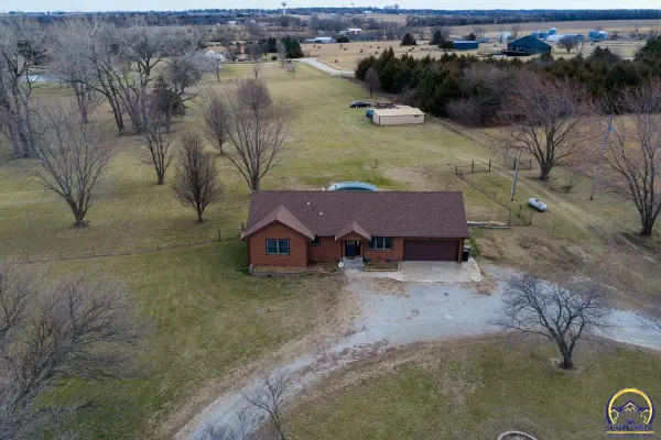 15456 S Paulen Rd, Overbrook, KS 66524