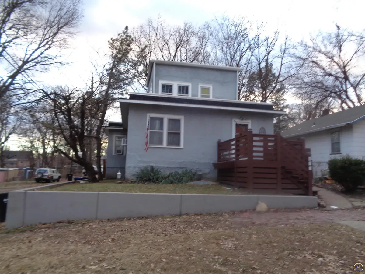 813 SW 2nd St, Topeka, KS 66603 - Image #1