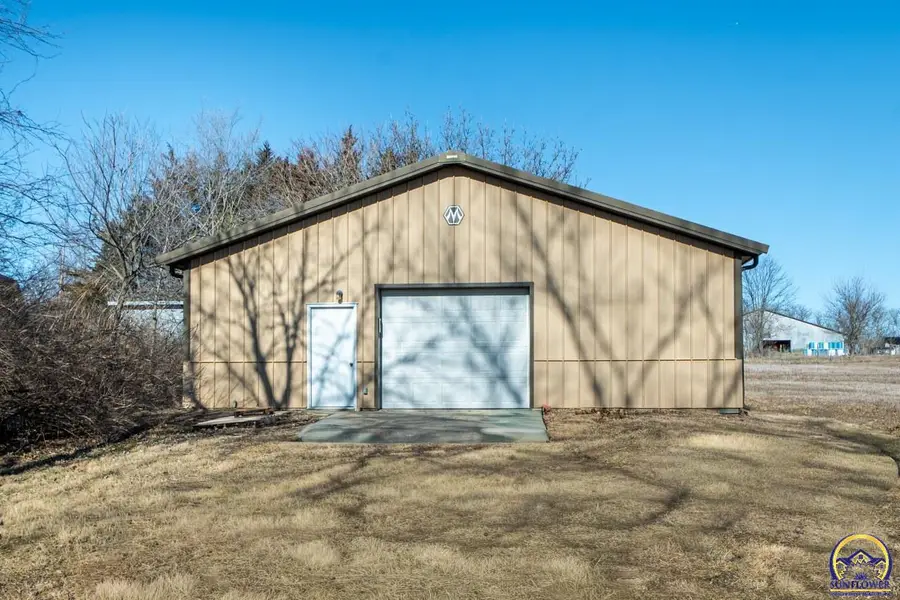 6220 NE Kincaid Rd, Topeka, KS 66617 - #2