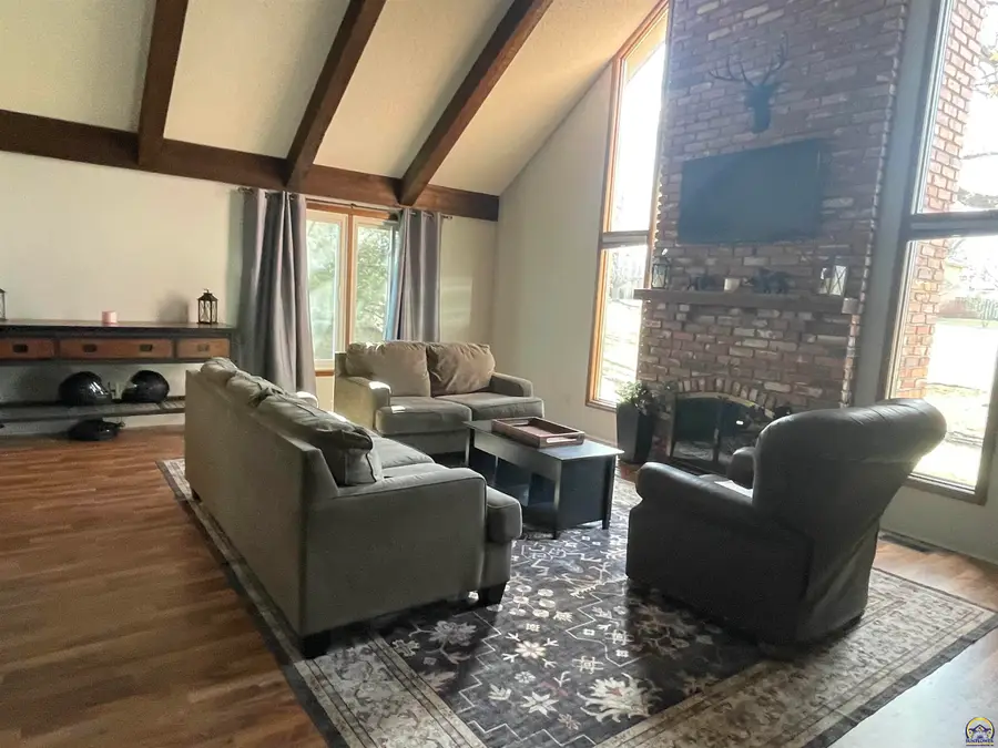 3800 SW Nottingham Rd, Topeka, KS 66610 - #2