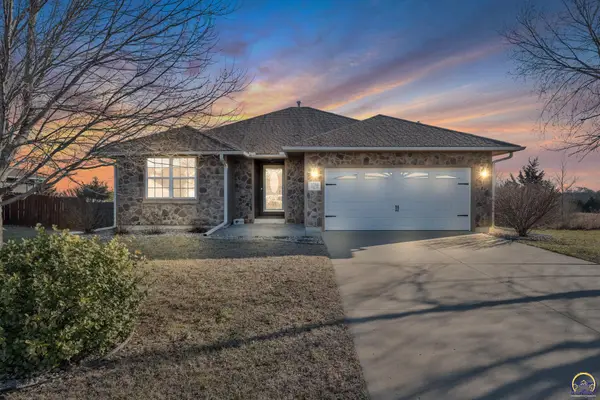 3704 NW Cherry Creek Dr, Topeka, KS 66618