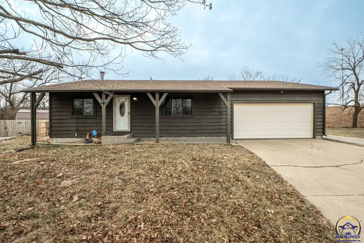 1033 SW Marge Ct, Topeka, KS 66615 - Image #1