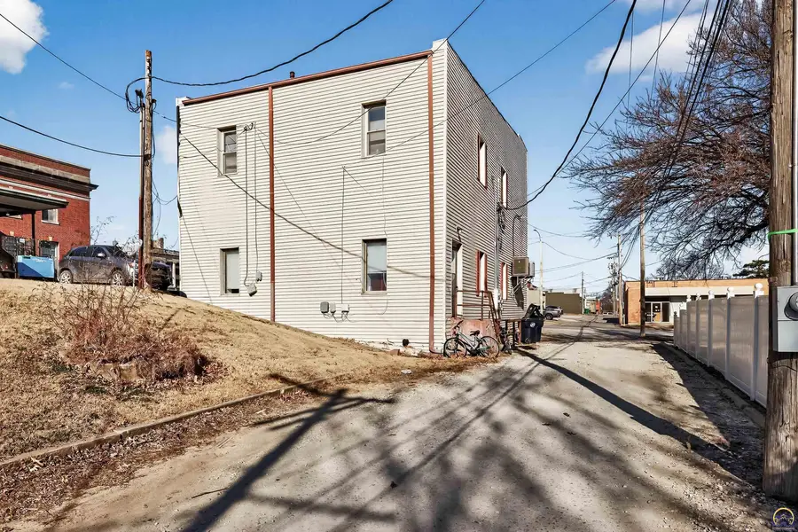 115 E Fourth St, Holton, KS 66436 - Image #2