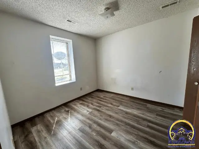 115 E Fourth St, Holton, KS 66436 - #3