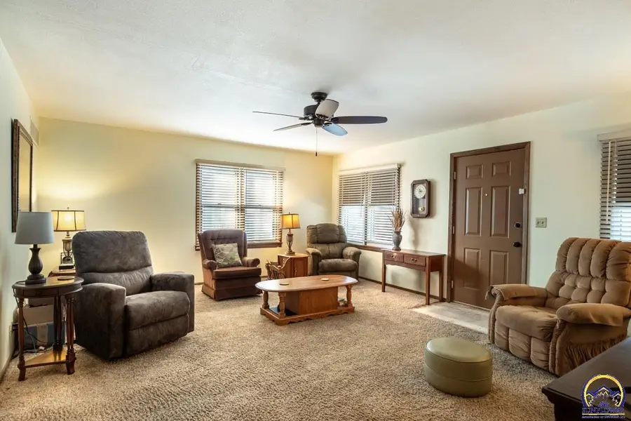 1038 SW Randolph Ave, Topeka, KS 66604 - Image #2