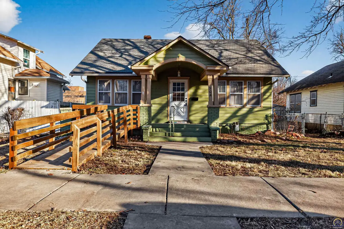 904 SW Jewell Ave, Topeka, KS 66606 - Image #1