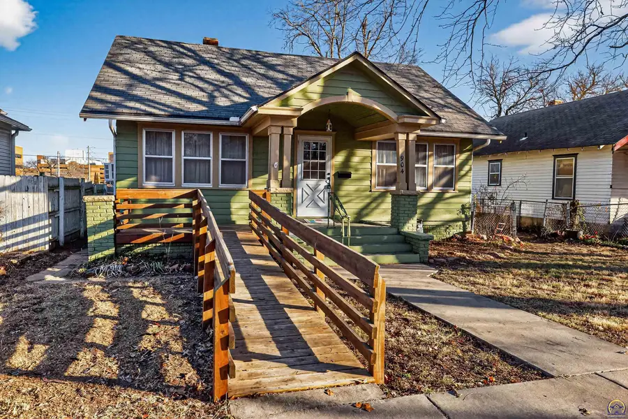 904 SW Jewell Ave, Topeka, KS 66606 - Image #2