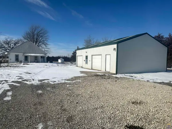 14026 198th St, Holton, KS 66436
