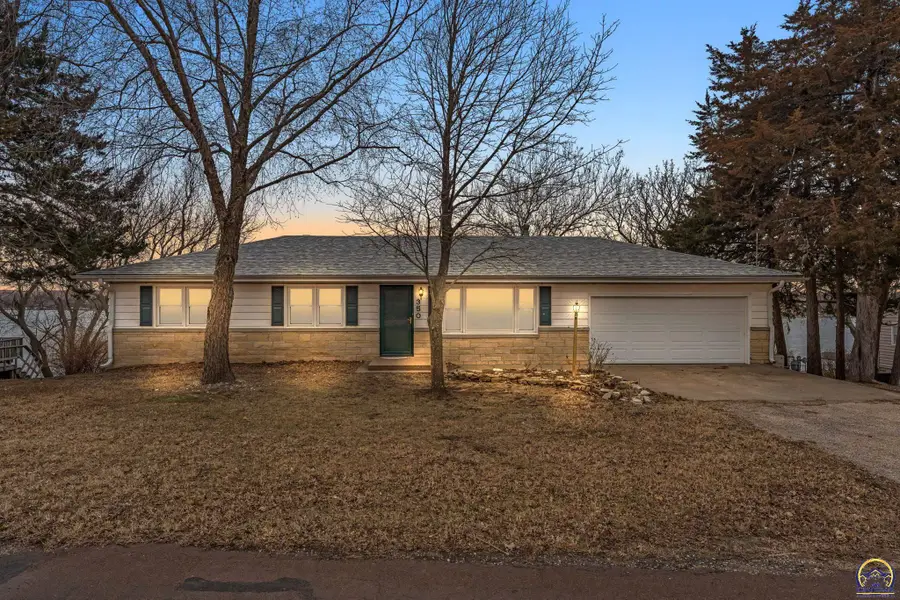 350 Lakeshore Dr, Alma, KS 66401 - #2