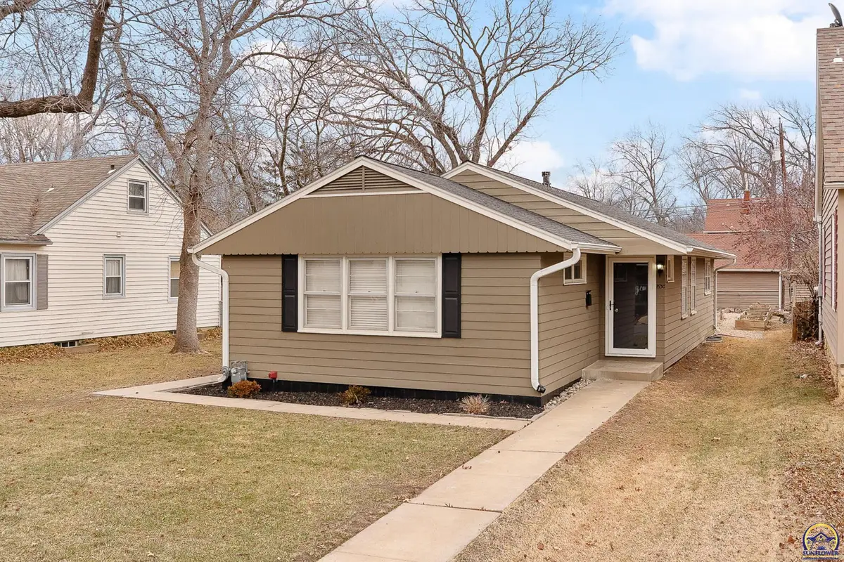 1530 SW Wayne Ave, Topeka, KS 66604 - Image #1