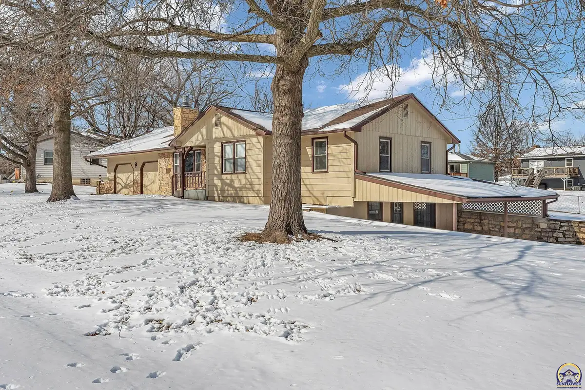 2636 SE Mars Ter, Topeka, KS 66605 - Image #1