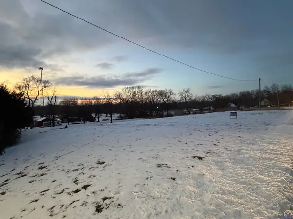 908 Mulberry St, Valley Falls, KS 66088