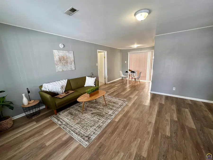 1331 SW Croix St, Topeka, KS 66611 - Image #2