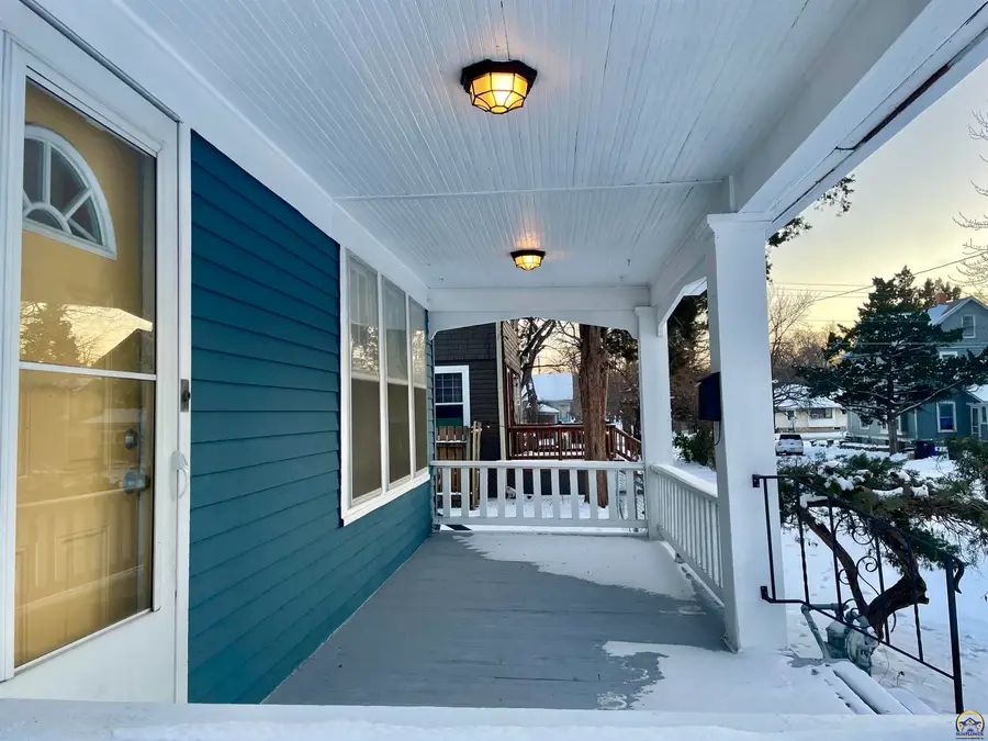 1626 SW Lincoln St, Topeka, KS 66604 - #2