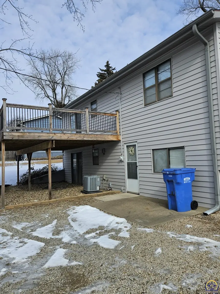 4105 NW Dondee Ln, Topeka, KS 66618 - Image #3