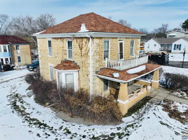 412 N 6th St, St. Marys, KS 66536