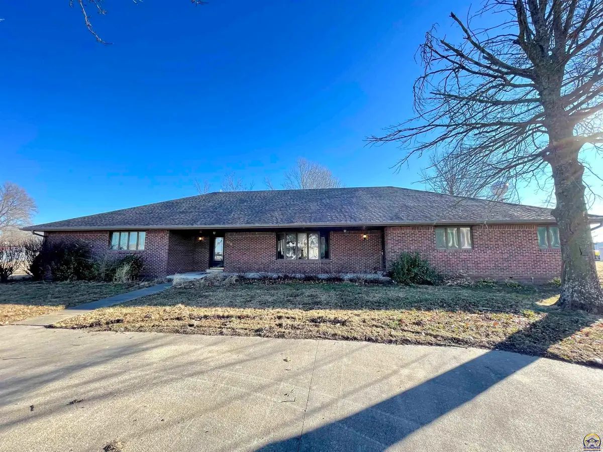 406 Noble Ave, Belvue, KS 66407 - #1