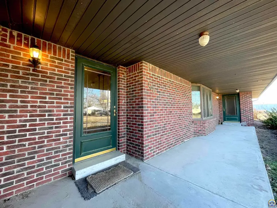 406 Noble Ave, Belvue, KS 66407 - #2