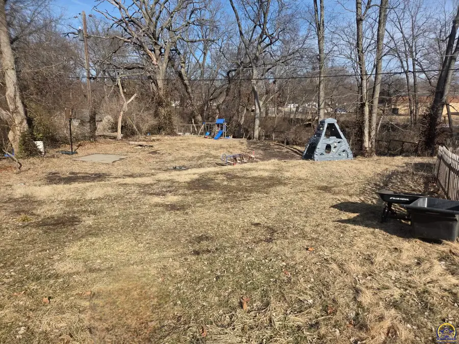 4818 SW 28th St, Topeka, KS 66614 - Image #2