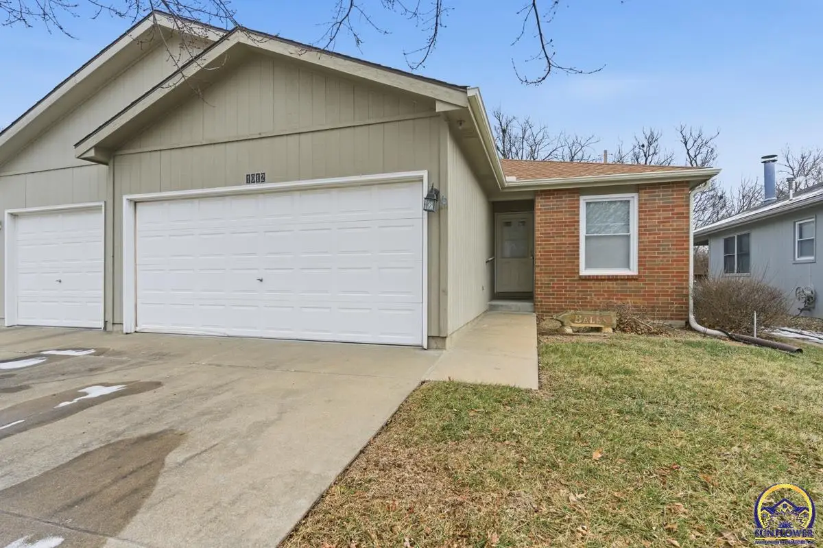 1012 SW Kent Pl, Topeka, KS 66604 - Image #1