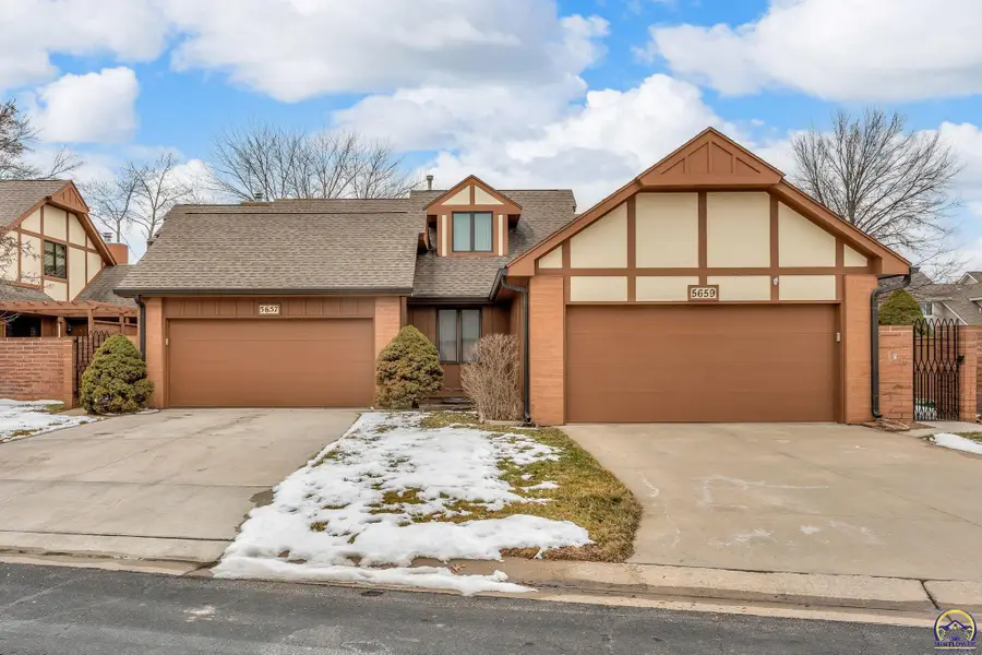 5657 SW Hawick Ln, Topeka, KS 66614 - #2