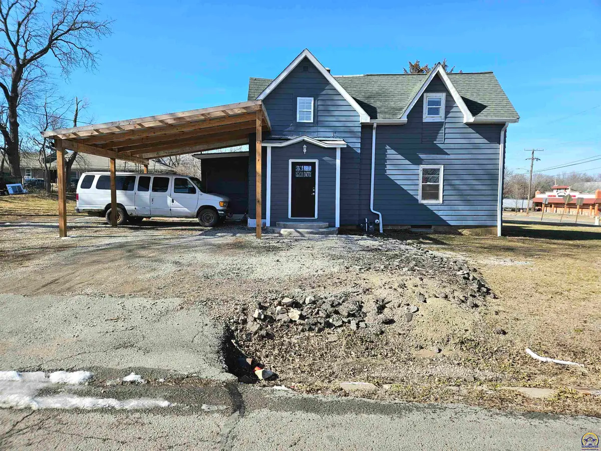 2029 SE 10th Ave, Topeka, KS 66607 - #1