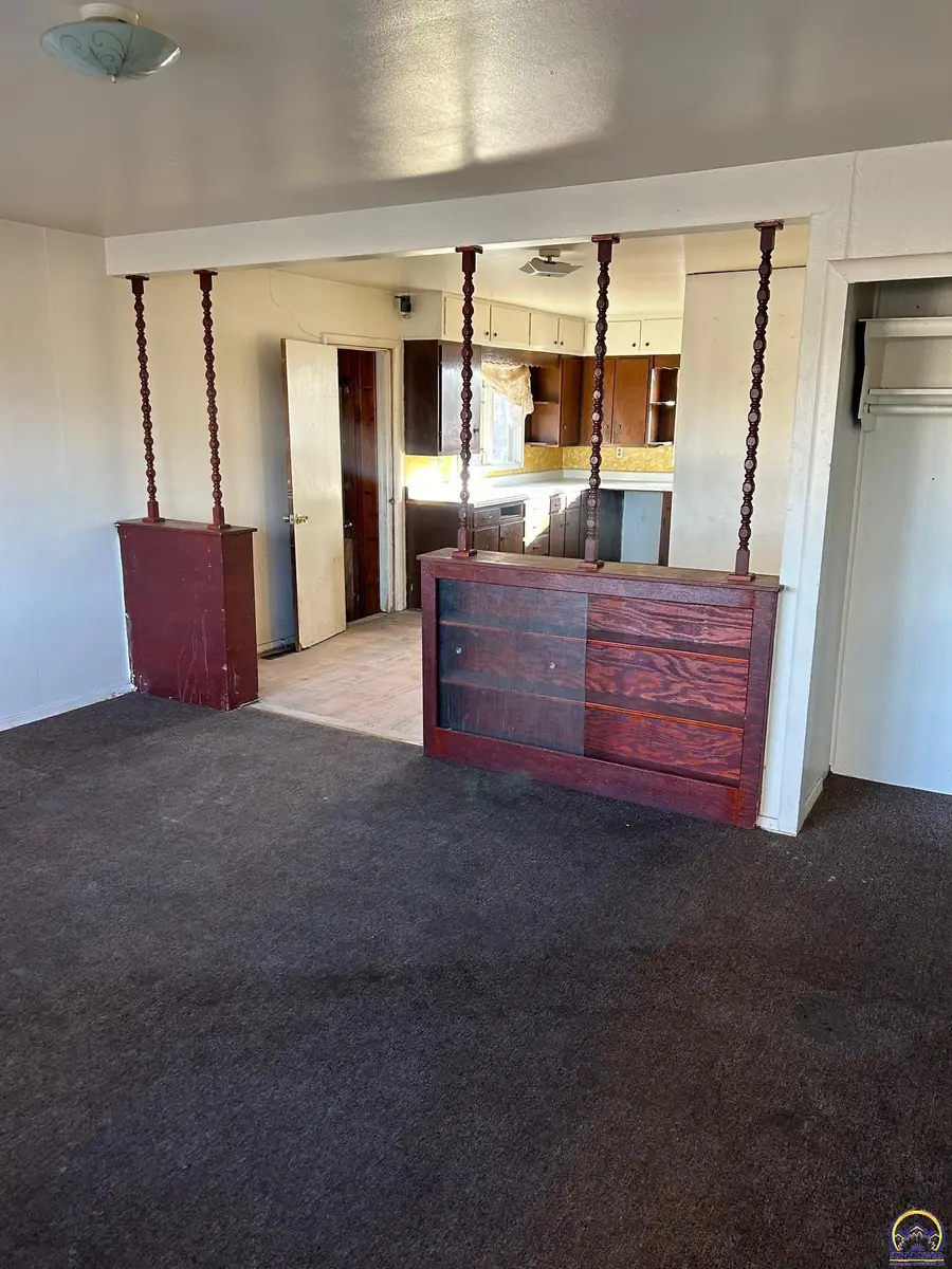 3224 SE Humboldt St, Topeka, KS 66605 - #3