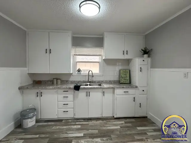 1725 SW Sims Ave, Topeka, KS 66604 - #2