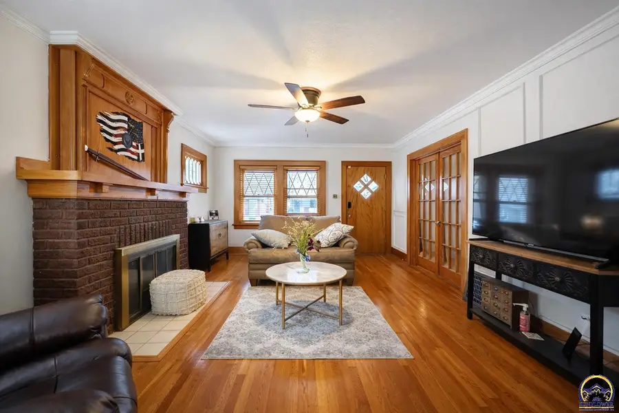 1318 SW Wayne Ave, Topeka, KS 66604 - #2