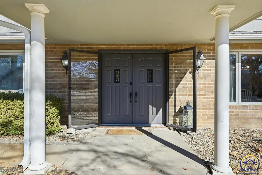 7600 SW Oxfordshire Rd, Topeka, KS 66614-4661 - #2