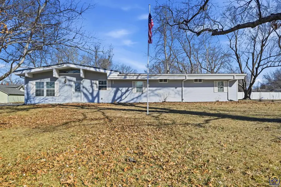 700 Sunset, Osage City, KS 66523 - #2