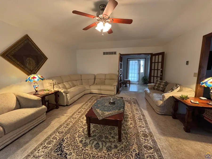 2620 West Ridge Dr, Emporia, KS 66801 - #3