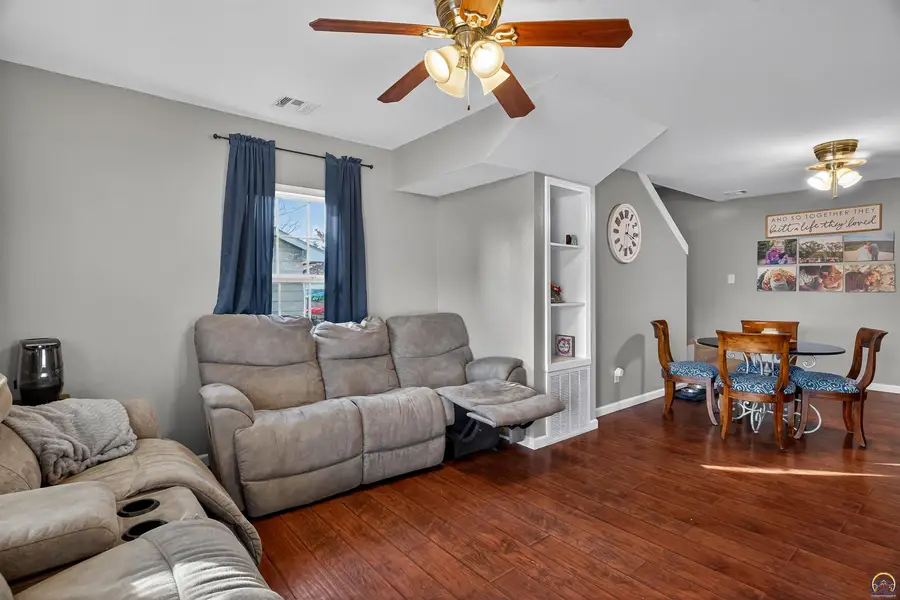 202 Clements Dr, Holton, KS 66436 - #2