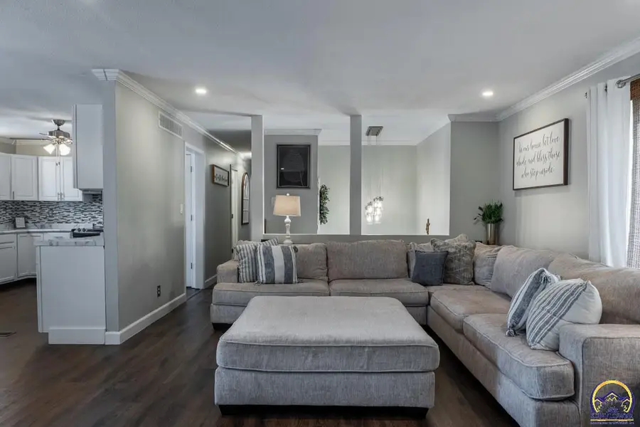 4800 SW Cochise Ave, Topeka, KS 66614 - #3