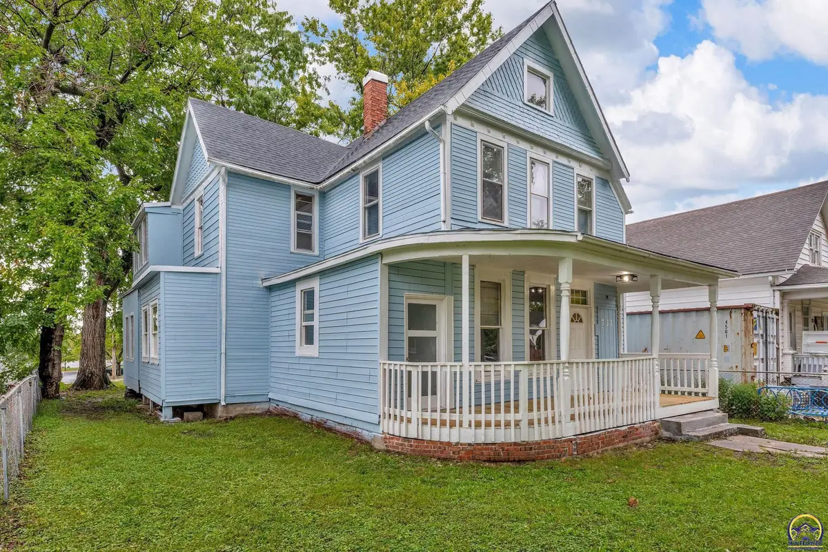 731 SW Lincoln St, Topeka, KS 66606 - #1