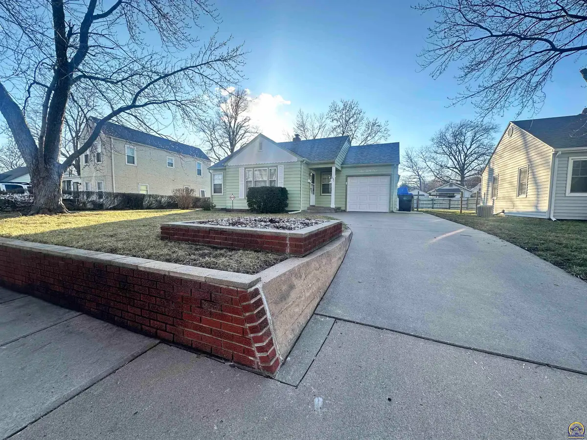 631 SW High Ave, Topeka, KS 66606 - #1