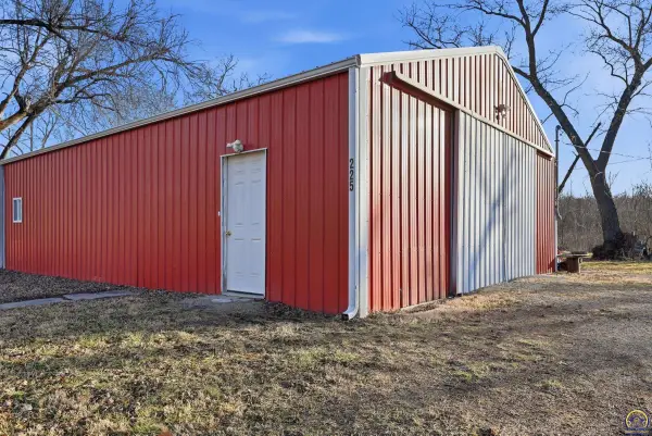 225 S 4th St, Quenemo, KS 66528