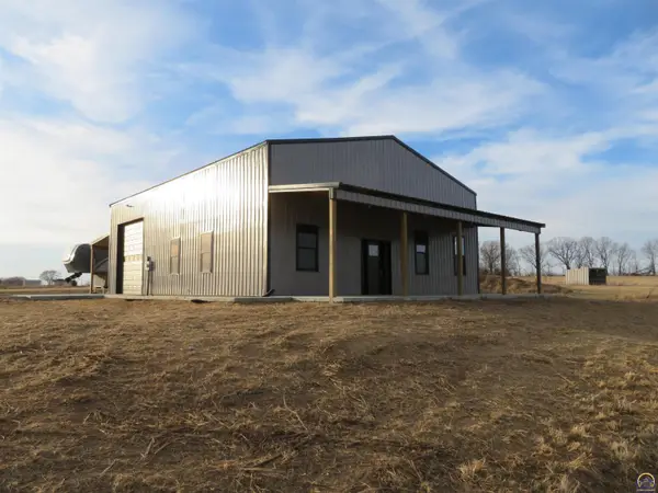 12582 K-16 Hwy, Valley Falls, KS 66088