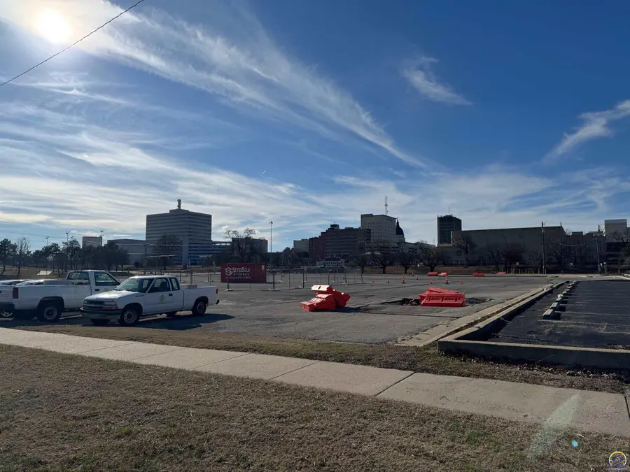 400 SE 8th Ave, Topeka, KS 66607 - #2