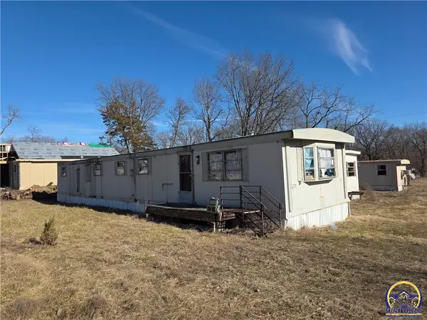 131 S 8th St, Quenemo, KS 66528